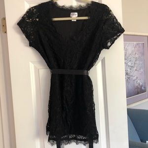 Lace maternity top